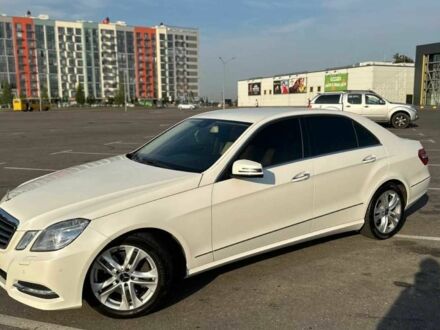 Мерседес Е-Класс 2011 в Львове на Automoto.ua Белый Мерседес Е-Класс, объемом двигателя 3.5 л и пробегом 165 тыс. км за 9900 $, фото 1 на Automoto.ua