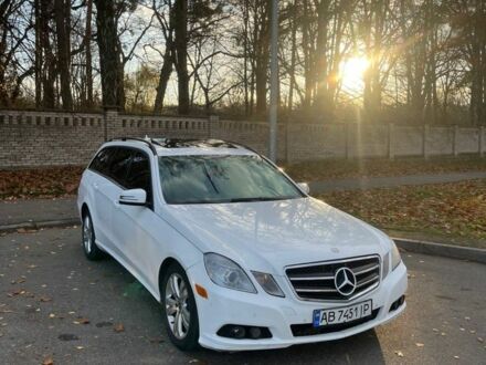 Белый Мерседес Е-Класс, объемом двигателя 2.1 л и пробегом 500 тыс. км за 7500 $, фото 1 на Automoto.ua
