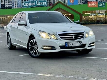 Мерседес Е-Класс 2011 в Одессе на Automoto.ua Белый Мерседес Е-Класс, объемом двигателя 2.1 л и пробегом 225 тыс. км за 13700 $, фото 1 на Automoto.ua