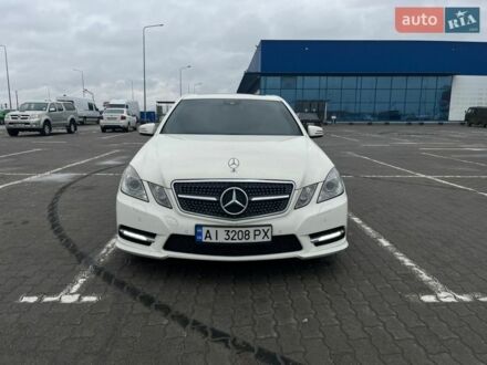 Белый Мерседес Е-Класс, объемом двигателя 3 л и пробегом 342 тыс. км за 13300 $, фото 1 на Automoto.ua