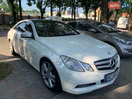 Мерседес Е-Класс 2011 в Львове на Automoto.ua Белый Мерседес Е-Класс, объемом двигателя 2.2 л и пробегом 189 тыс. км за 14200 $, фото 1 на Automoto.ua