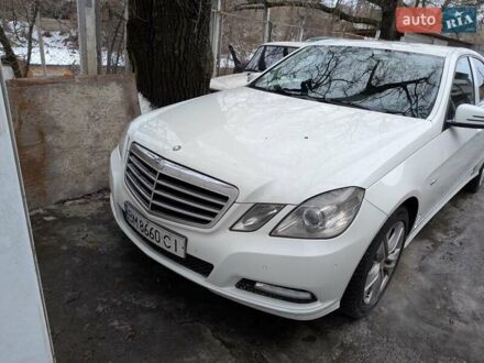 Білий Мерседес Е-Клас, об'ємом двигуна 2.2 л та пробігом 300 тис. км за 7600 $, фото 1 на Automoto.ua