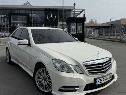 Білий Мерседес Е-Клас, об'ємом двигуна 2.1 л та пробігом 300 тис. км за 11999 $, фото 1 на Automoto.ua