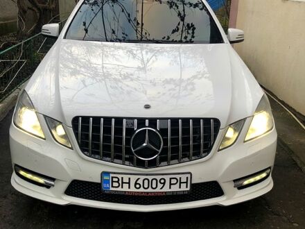 Білий Мерседес Е-Клас, об'ємом двигуна 1.8 л та пробігом 220 тис. км за 15000 $, фото 1 на Automoto.ua