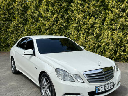 Белый Мерседес Е-Класс, объемом двигателя 2.14 л и пробегом 402 тыс. км за 13400 $, фото 1 на Automoto.ua