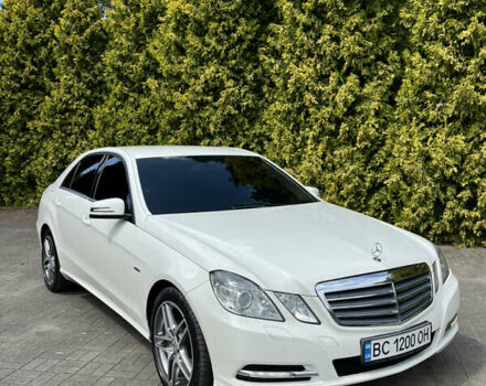 Белый Мерседес Е-Класс, объемом двигателя 2.14 л и пробегом 402 тыс. км за 13400 $, фото 1 на Automoto.ua