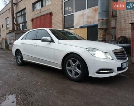Белый Мерседес Е-Класс, объемом двигателя 2.1 л и пробегом 280 тыс. км за 14500 $, фото 1 на Automoto.ua