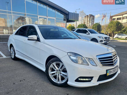 Білий Мерседес Е-Клас, об'ємом двигуна 2.2 л та пробігом 222 тис. км за 18500 $, фото 1 на Automoto.ua