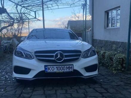 Мерседес Е-Класс 2012 в Иршава на Automoto.ua Белый Мерседес Е-Класс, объемом двигателя 2.99 л и пробегом 240 тыс. км за 14200 $, фото 1 на Automoto.ua
