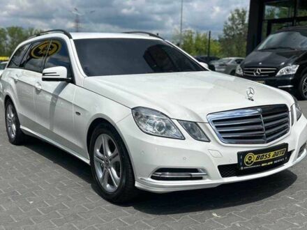 Мерседес Е-Класс 2012 в Черновцах на Automoto.ua Белый Мерседес Е-Класс, объемом двигателя 2.2 л и пробегом 570 тыс. км за 10500 $, фото 1 на Automoto.ua