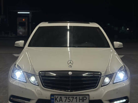 Білий Мерседес Е-Клас, об'ємом двигуна 2.2 л та пробігом 341 тис. км за 11500 $, фото 1 на Automoto.ua