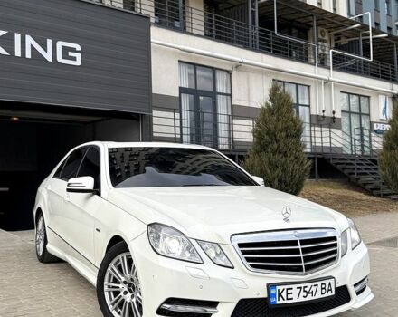 Белый Мерседес Е-Класс, объемом двигателя 2.1 л и пробегом 345 тыс. км за 13500 $, фото 1 на Automoto.ua