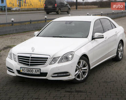 Белый Мерседес Е-Класс, объемом двигателя 2.14 л и пробегом 214 тыс. км за 15300 $, фото 1 на Automoto.ua