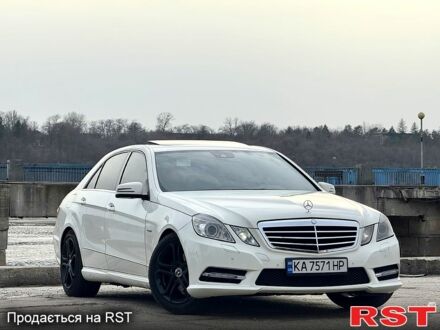 Мерседес Е-Класс 2012 в Днепре (Днепропетровске) на Automoto.ua Белый Мерседес Е-Класс, объемом двигателя 2.1 л и пробегом 330 тыс. км за 14700 $, фото 1 на Automoto.ua
