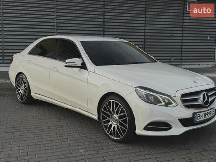 Білий Мерседес Е-Клас, об'ємом двигуна 2.1 л та пробігом 350 тис. км за 16400 $, фото 1 на Automoto.ua