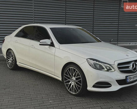 Белый Мерседес Е-Класс, объемом двигателя 2.1 л и пробегом 350 тыс. км за 16400 $, фото 1 на Automoto.ua