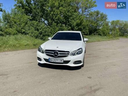 Мерседес Е-Класс 2013 в Одессе на Automoto.ua Белый Мерседес Е-Класс, объемом двигателя 2.2 л и пробегом 250 тыс. км за 17200 $, фото 1 на Automoto.ua
