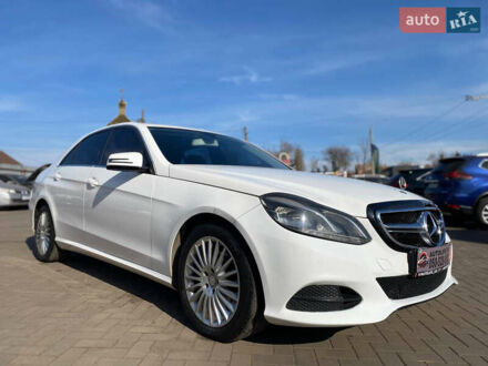 Мерседес Е-Класс 2013 в Кривом Роге на Automoto.ua Белый Мерседес Е-Класс, объемом двигателя 2.14 л и пробегом 257 тыс. км за 12400 $, фото 1 на Automoto.ua