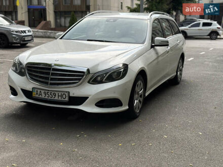 Мерседес Е-Класс 2013 в Киеве на Automoto.ua Белый Мерседес Е-Класс, объемом двигателя 2.2 л и пробегом 240 тыс. км за 14499 $, фото 1 на Automoto.ua