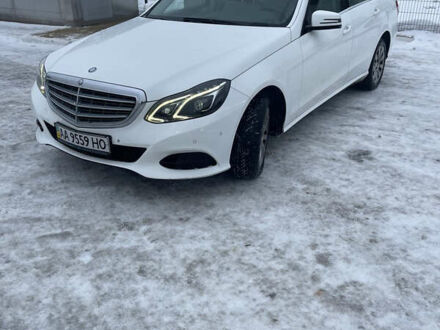 Белый Мерседес Е-Класс, объемом двигателя 2.14 л и пробегом 218 тыс. км за 12999 $, фото 1 на Automoto.ua