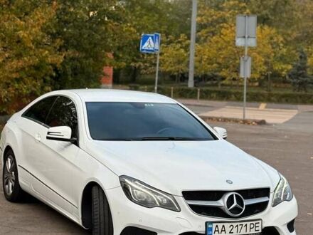 Білий Мерседес Е-Клас, об'ємом двигуна 2.14 л та пробігом 102 тис. км за 20000 $, фото 1 на Automoto.ua