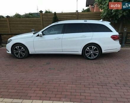 Белый Мерседес Е-Класс, объемом двигателя 2.2 л и пробегом 220 тыс. км за 13500 $, фото 1 на Automoto.ua