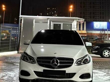 Білий Мерседес Е-Клас, об'ємом двигуна 2.14 л та пробігом 230 тис. км за 17500 $, фото 1 на Automoto.ua