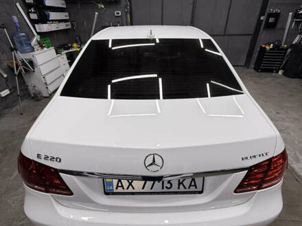 Белый Мерседес Е-Класс, объемом двигателя 2.14 л и пробегом 110 тыс. км за 22000 $, фото 1 на Automoto.ua
