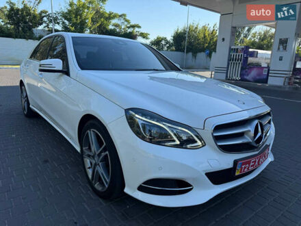 Белый Мерседес Е-Класс, объемом двигателя 2.2 л и пробегом 126 тыс. км за 21500 $, фото 1 на Automoto.ua