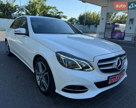 Белый Мерседес Е-Класс, объемом двигателя 2.2 л и пробегом 130 тыс. км за 20000 $, фото 1 на Automoto.ua