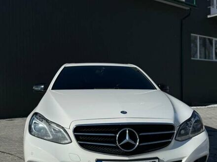 Белый Мерседес Е-Класс, объемом двигателя 2.2 л и пробегом 107 тыс. км за 24500 $, фото 1 на Automoto.ua