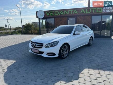 Белый Мерседес Е-Класс, объемом двигателя 2.2 л и пробегом 130 тыс. км за 21500 $, фото 1 на Automoto.ua