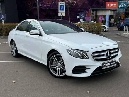 Белый Мерседес Е-Класс, объемом двигателя 3 л и пробегом 86 тыс. км за 32490 $, фото 1 на Automoto.ua