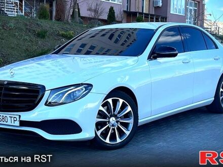 Белый Мерседес Е-Класс, объемом двигателя 2 л и пробегом 233 тыс. км за 27500 $, фото 1 на Automoto.ua