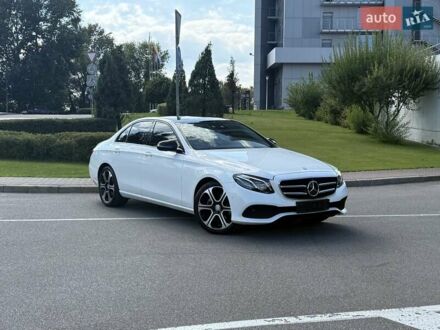 Мерседес Е-Класс 2016 в Киеве на Automoto.ua Белый Мерседес Е-Класс, объемом двигателя 1.95 л и пробегом 117 тыс. км за 31222 $, фото 1 на Automoto.ua