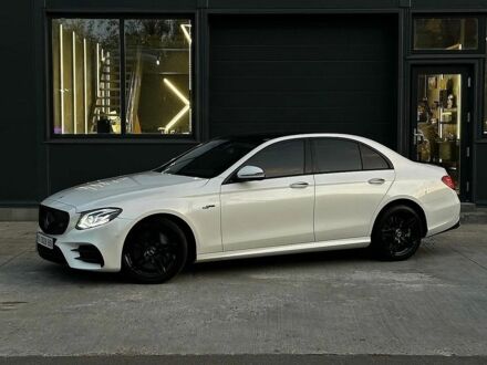 Белый Мерседес Е-Класс, объемом двигателя 3 л и пробегом 94 тыс. км за 37000 $, фото 1 на Automoto.ua