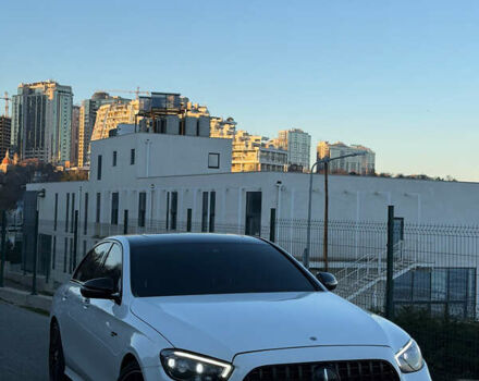 Белый Мерседес Е-Класс, объемом двигателя 3 л и пробегом 115 тыс. км за 38500 $, фото 1 на Automoto.ua