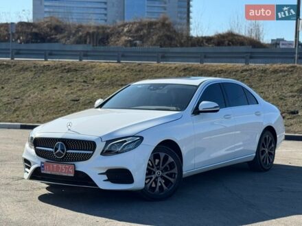 Білий Мерседес Е-Клас, об'ємом двигуна 2 л та пробігом 90 тис. км за 29900 $, фото 1 на Automoto.ua