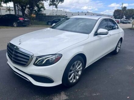 Белый Мерседес Е-Класс, объемом двигателя 2 л и пробегом 59 тыс. км за 6400 $, фото 1 на Automoto.ua