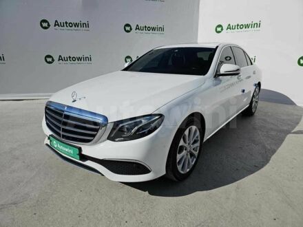 Мерседес Е-Класс 2017 в Киеве на Automoto.ua Белый Мерседес Е-Класс, объемом двигателя 2 л и пробегом 71 тыс. км за 12800 $, фото 1 на Automoto.ua