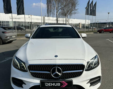 Білий Мерседес Е-Клас, об'ємом двигуна 1.99 л та пробігом 94 тис. км за 30777 $, фото 1 на Automoto.ua