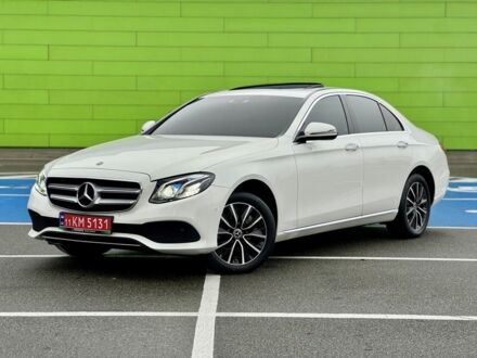 Белый Мерседес Е-Класс, объемом двигателя 2 л и пробегом 99 тыс. км за 31900 $, фото 1 на Automoto.ua