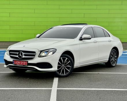 Белый Мерседес Е-Класс, объемом двигателя 2 л и пробегом 99 тыс. км за 31900 $, фото 1 на Automoto.ua