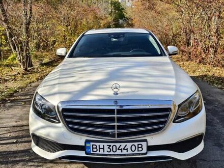 Мерседес Е-Класс 2018 в Одессе на Automoto.ua Белый Мерседес Е-Класс, объемом двигателя 1.99 л и пробегом 41 тыс. км за 43500 $, фото 1 на Automoto.ua