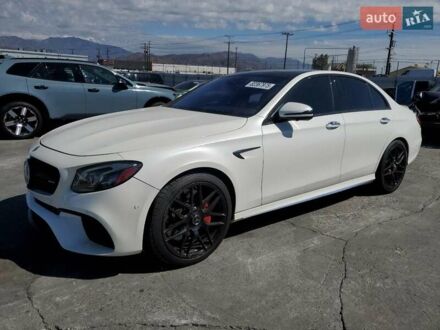 Белый Мерседес Е-Класс, объемом двигателя 3.98 л и пробегом 84 тыс. км за 30000 $, фото 1 на Automoto.ua