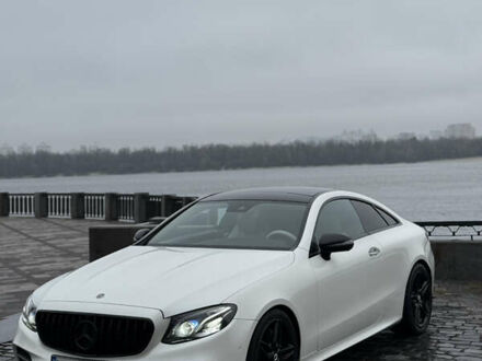 Белый Мерседес Е-Класс, объемом двигателя 2.99 л и пробегом 203 тыс. км за 34800 $, фото 1 на Automoto.ua