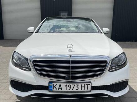 Мерседес Е-Класс 2019 в Запорожье на Automoto.ua Белый Мерседес Е-Класс, объемом двигателя 1.99 л и пробегом 74 тыс. км за 39900 $, фото 1 на Automoto.ua