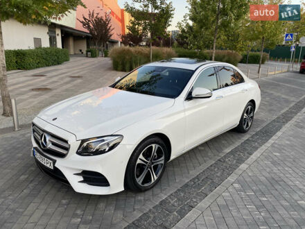 Белый Мерседес Е-Класс, объемом двигателя 2 л и пробегом 109 тыс. км за 33000 $, фото 1 на Automoto.ua