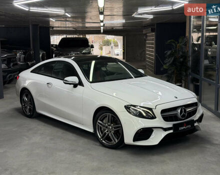 Белый Мерседес Е-Класс, объемом двигателя 3 л и пробегом 51 тыс. км за 47500 $, фото 1 на Automoto.ua