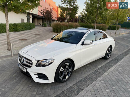 Мерседес Е-Класс 2019 в Киеве на Automoto.ua Белый Мерседес Е-Класс, объемом двигателя 2 л и пробегом 109 тыс. км за 34000 $, фото 1 на Automoto.ua